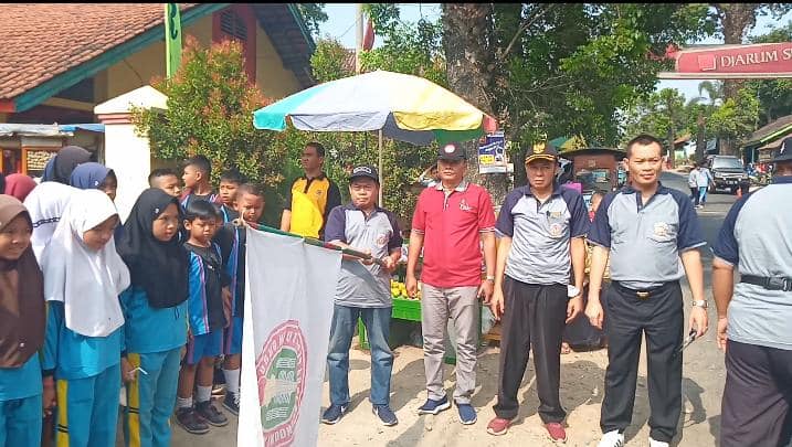 Kapolsek Sindangwangi Hadiri Gerak Jalan Santai HUT PGRI Ke 74 Tingkat Kecamatan Sindangwangi