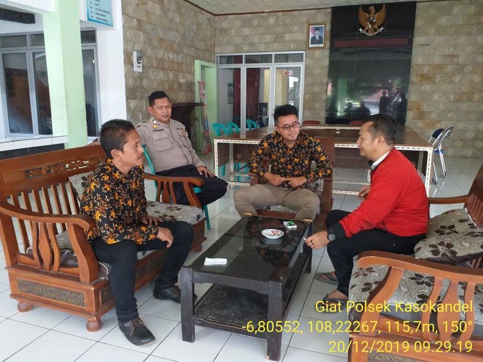Anjangsana Bhabainkamtibmas Polsek Kasokandel Bripka Rukmanjana Di Desa Binaan Leuwikidang Kec Kasokandel Kab Majalengka.