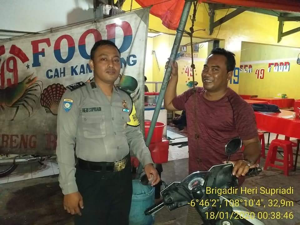 Jalin Silaturahmi Kamtibmas, Bhabinkamtibmas Tatap Muka Dengan Warga Desa Binaan.