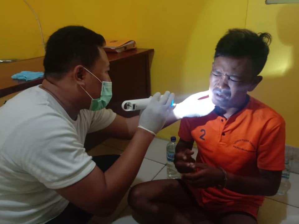 Program Polisi Peduli Tahanan (Politan ), Kasi Humas Polsek Sukahaji Cek Kesehatan Tahanan