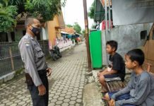 BHABINKAMTIBMAS DESA BABAKAN ANYAR SAMBANG DESA BINAAN BERIKAN PEMBINAAN TERHADAP ANAK PELAJAR.