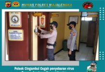 CEGAH WABAH COVID-19 PERSONIL POLSEK CINGAMBUL CUCI TANGAN DENGAN AIR BERSIH ATAU HANDSANITIZER.