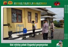 CEGAH PENYEBARAN VIRUS COVID-19,PERSONIL POLSEK CINGAMBUL RUTINITAS GIAT PENYEMPROTAN DISINFEKTAN.
