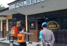 Cegah Penyebaran Covid-19, Polsek Maja Lakukan Semprot Disinfektan Hingga Cek Suhu Tubuh Sebelum Kerja